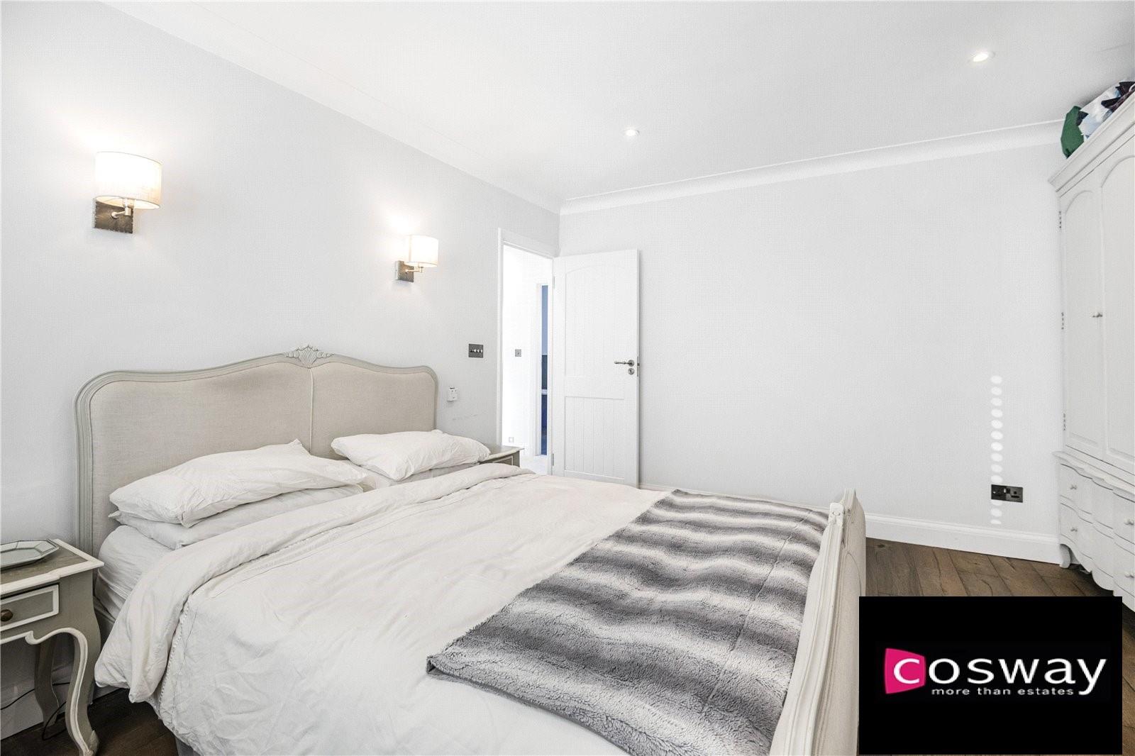 Sunbury Avenue, Mill Hill, NW7, London